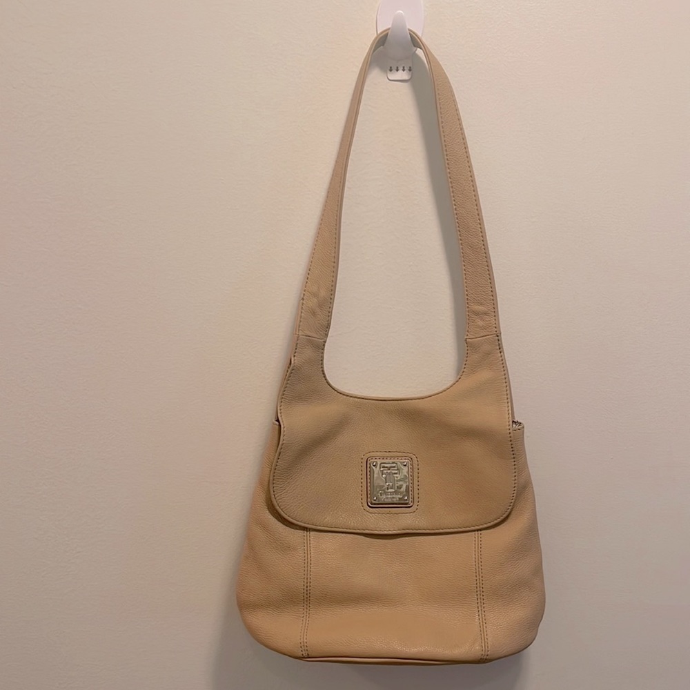 Tignanello Tan Leather Hobo Shoulder Bag Magnetic Closure Paisley Interior